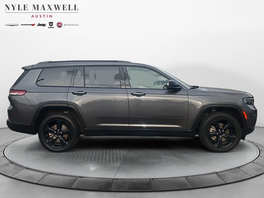 Used 2023 Jeep Grand Cherokee L Laredo AWD/4WD image 17