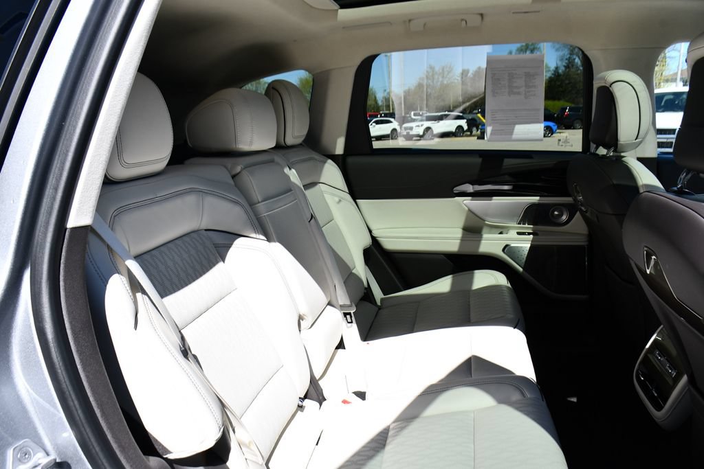 Used 2024 Lincoln Nautilus Black Label AWD/4WD image 17