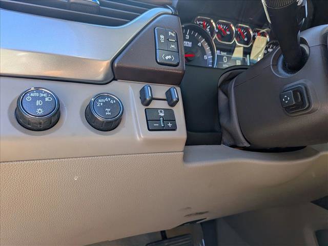 Used 2019 Chevrolet Suburban Premier image 15