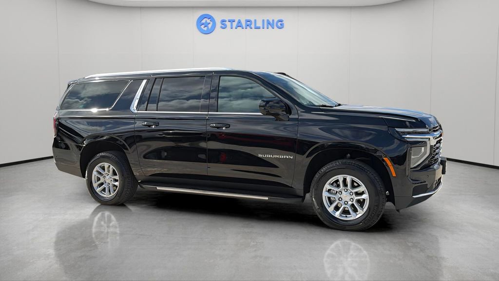 Used 2025 Chevrolet Suburban LS RWD image 12