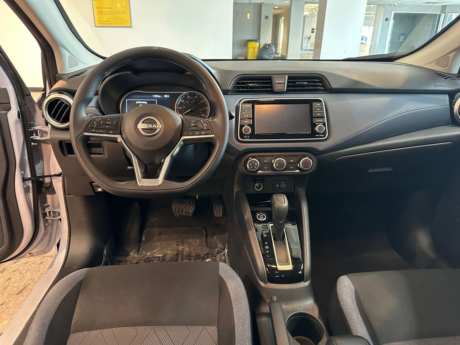 Used 2025 Nissan Versa SV image 33