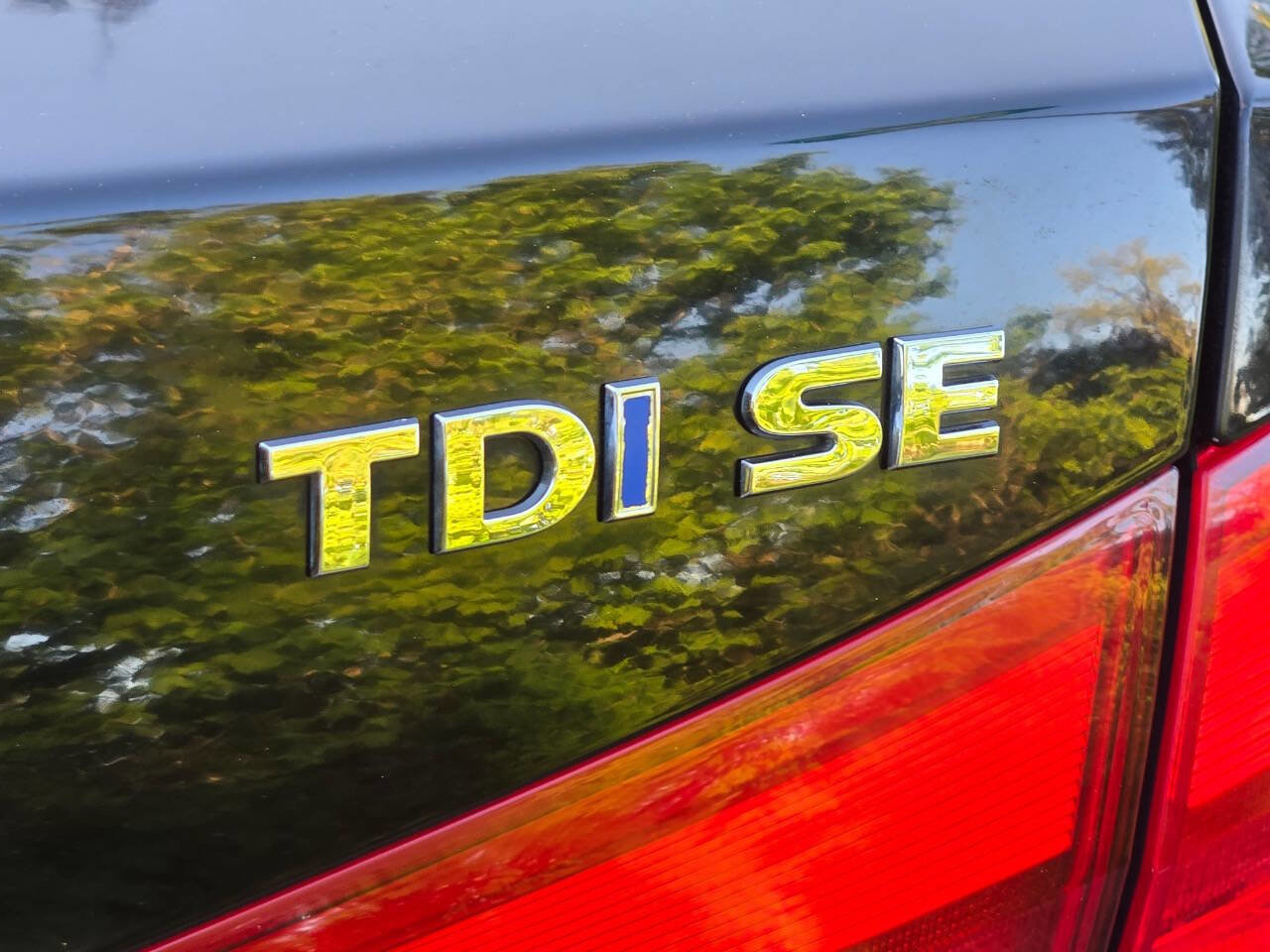 Used 2014 Volkswagen Passat TDI SE FWD image 1