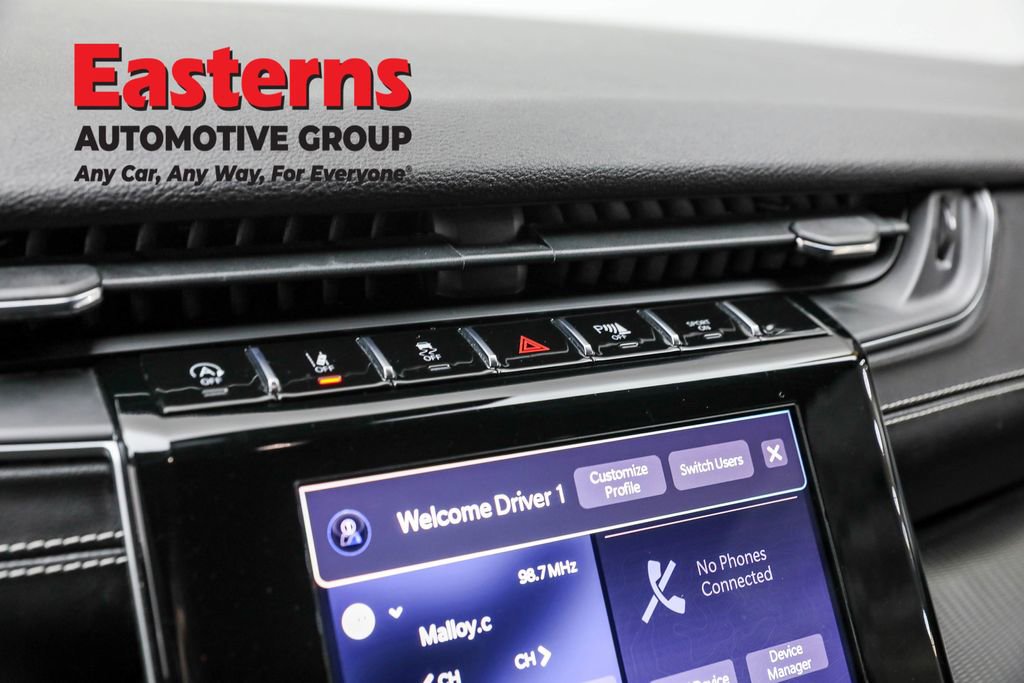 Used 2023 Jeep Grand Cherokee L Laredo image 12