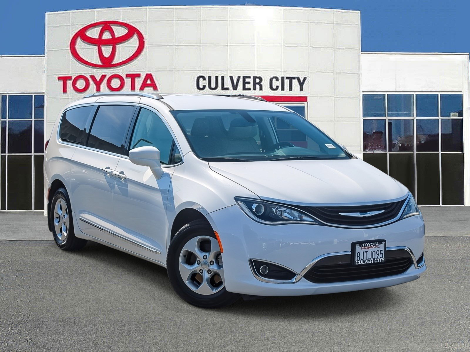 Used 2018 Chrysler Pacifica Touring-L video 1