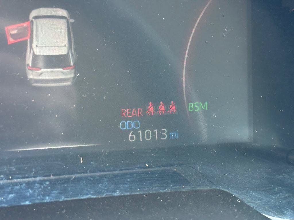 Used 2024 Toyota RAV4 XLE FWD image 30