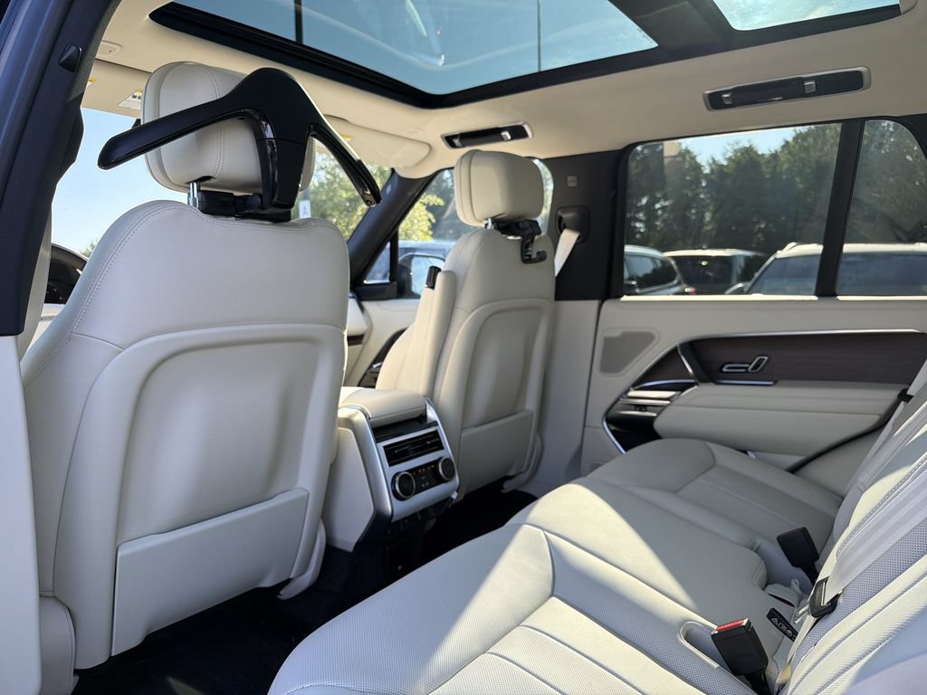 New 2026 Land Rover Range Rover SE AWD/4WD image 11