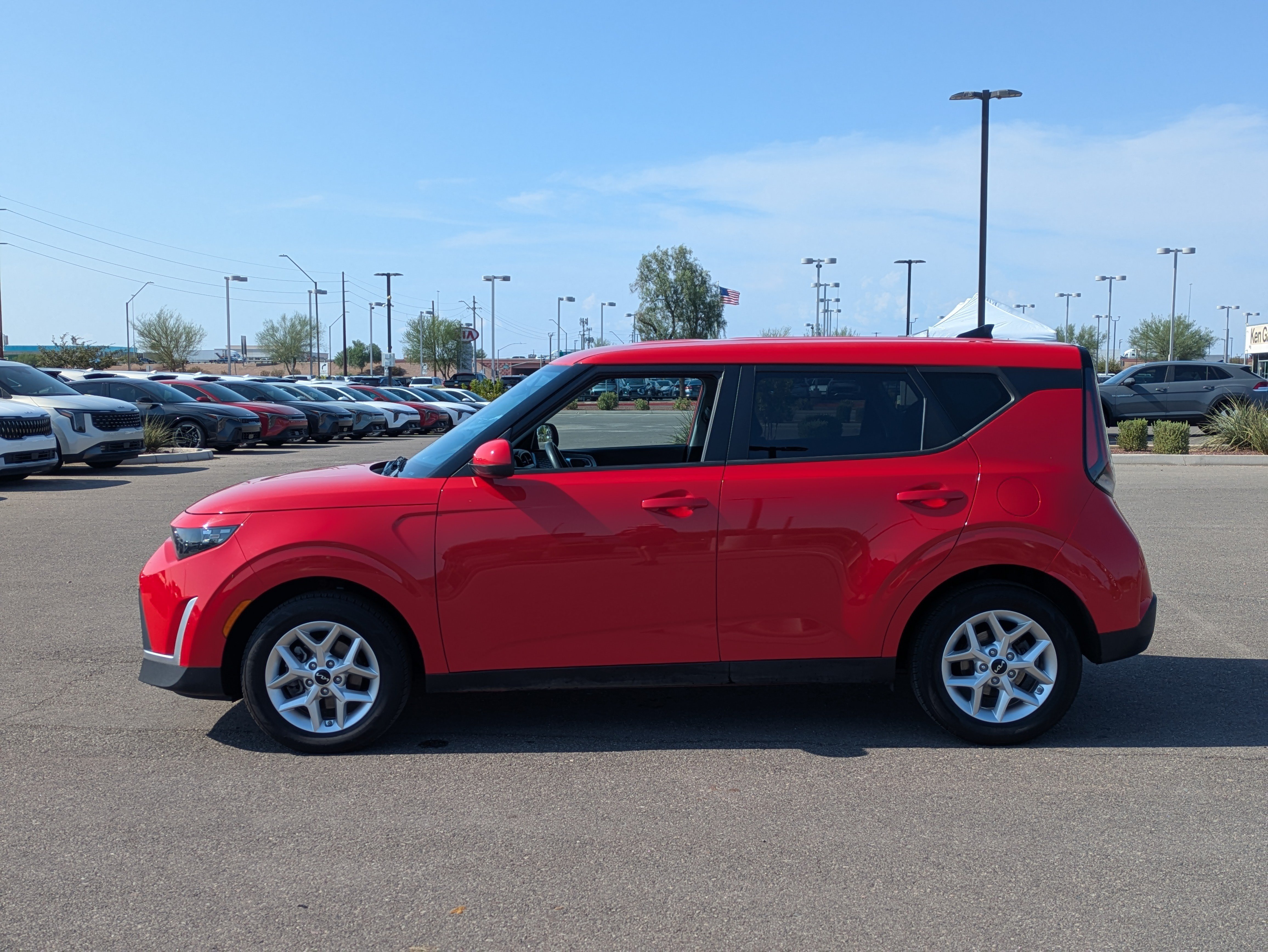 Certified 2024 Kia Soul LX w/ Option Group 015 FWD image 2