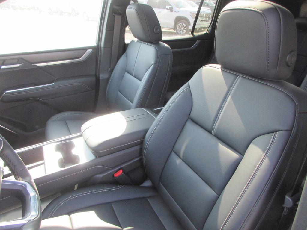 New 2026 GMC Acadia Elevation image 12