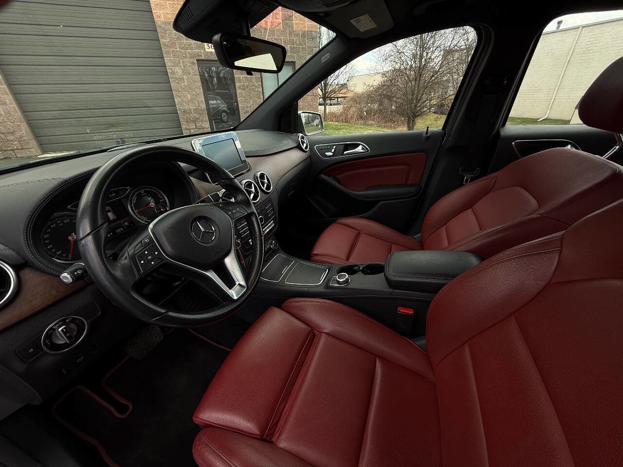 Used 2017 Mercedes-Benz B 250e B 250e 4dr Hatchback image 10