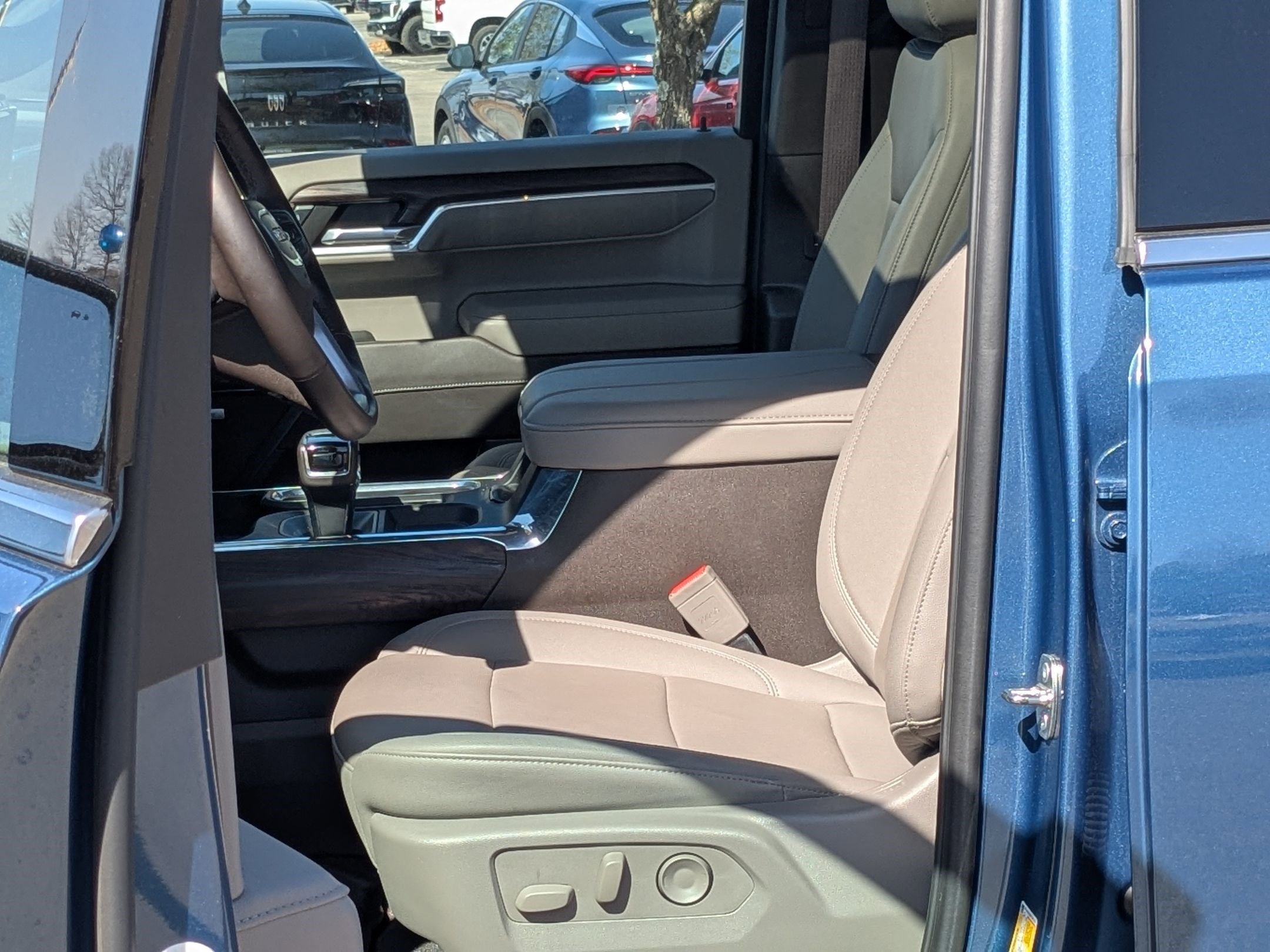 Used 2024 GMC Sierra 1500 SLT w/ SLT Premium Package image 11