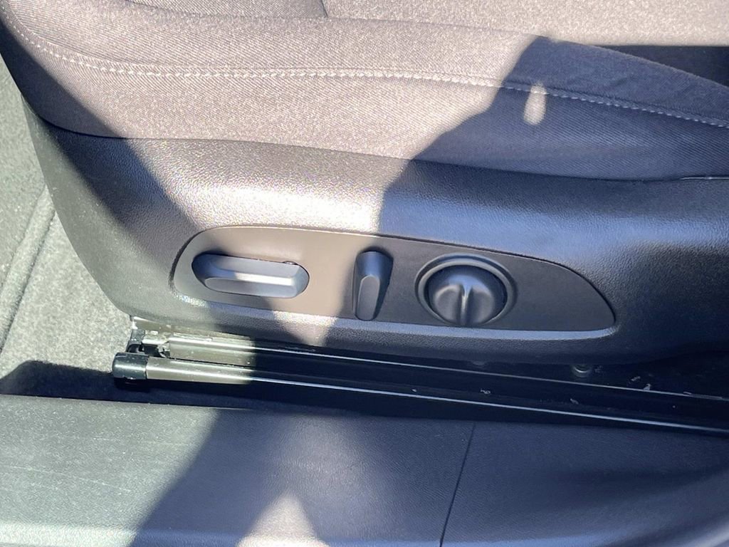 Used 2022 Chevrolet Malibu LT image 10