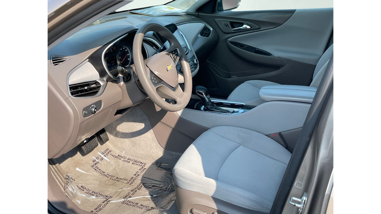 Used 2022 Chevrolet Malibu LT FWD image 12