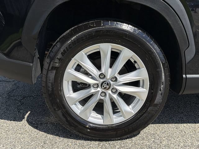 Used 2023 Toyota Corolla Cross LE w/ Moonroof Package AWD/4WD image 12