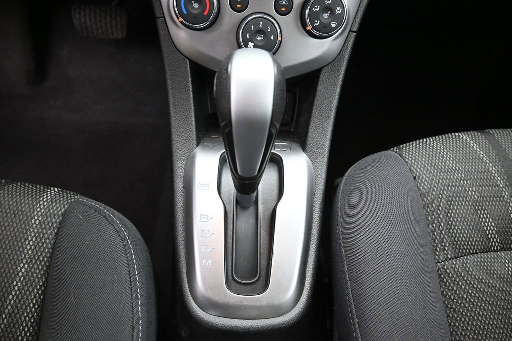 Used 2020 Chevrolet Sonic LT w/ Convenience Package FWD image 25