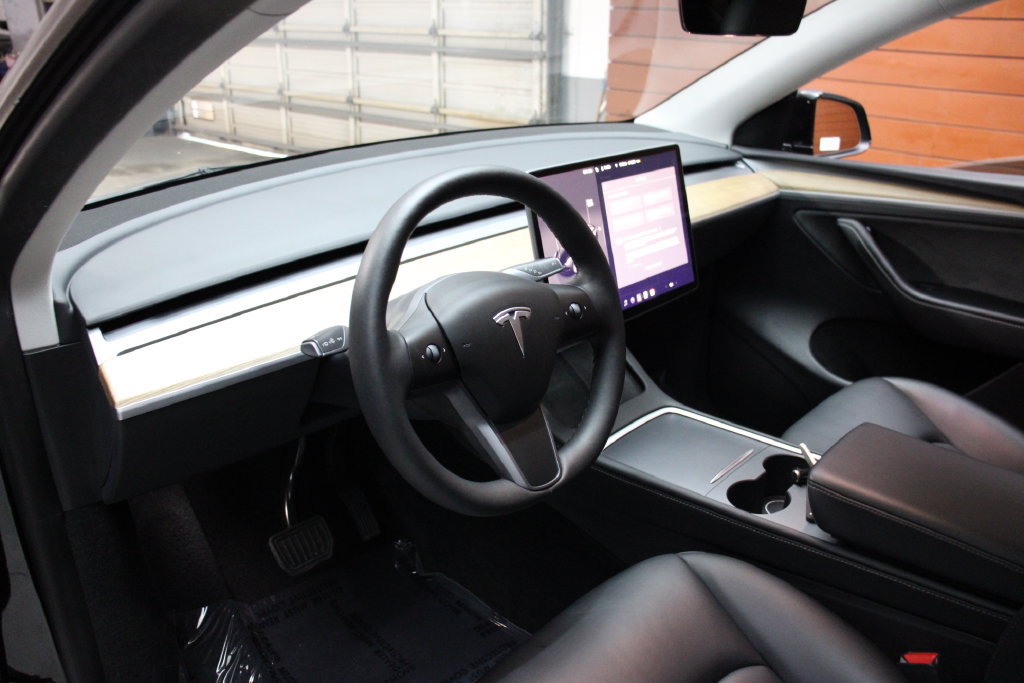 Used 2023 Tesla Model Y Long Range AWD/4WD image 6