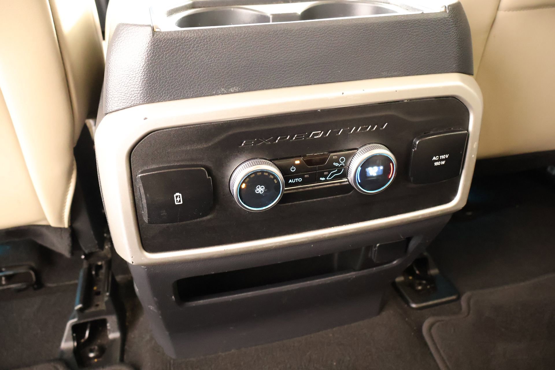 Used 2024 Ford Expedition Max XLT image 17