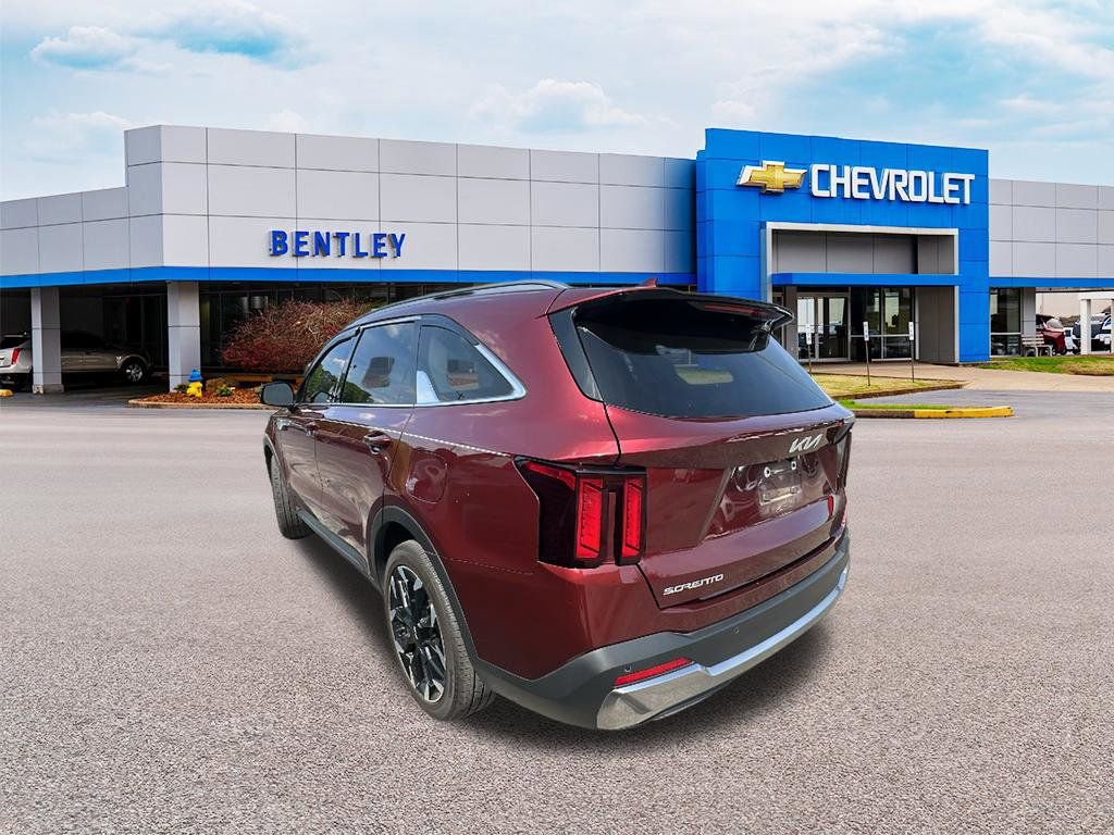 Used 2024 Kia Sorento EX w/ Panoramic Sunroof Package image 4