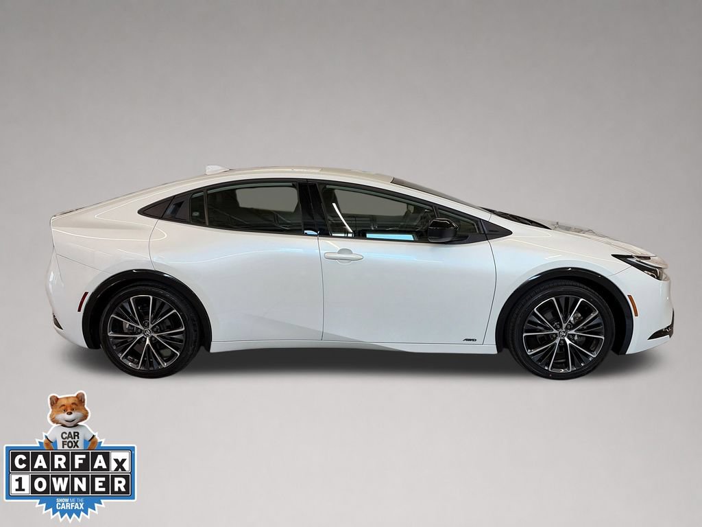 Used 2024 Toyota Prius XLE AWD/4WD image 3