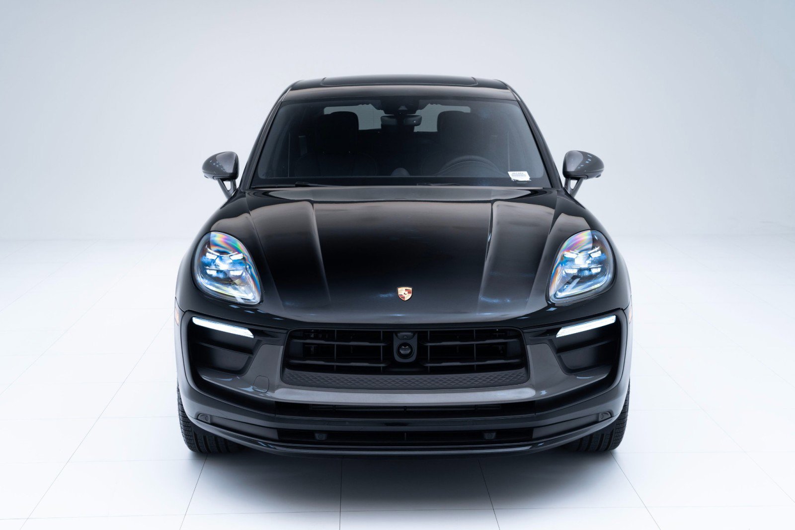 New 2025 Porsche Macan Turbo image 6