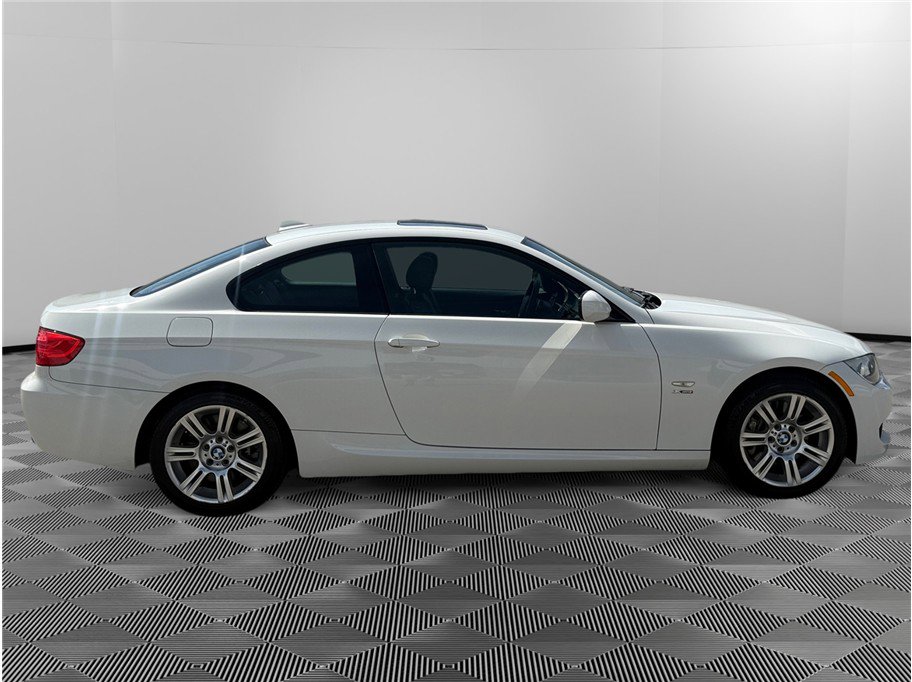 Used 2012 BMW 335i xDrive Coupe AWD/4WD image 6