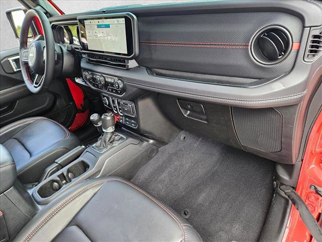 Used 2024 Jeep Wrangler Rubicon w/ Capability Package image 19