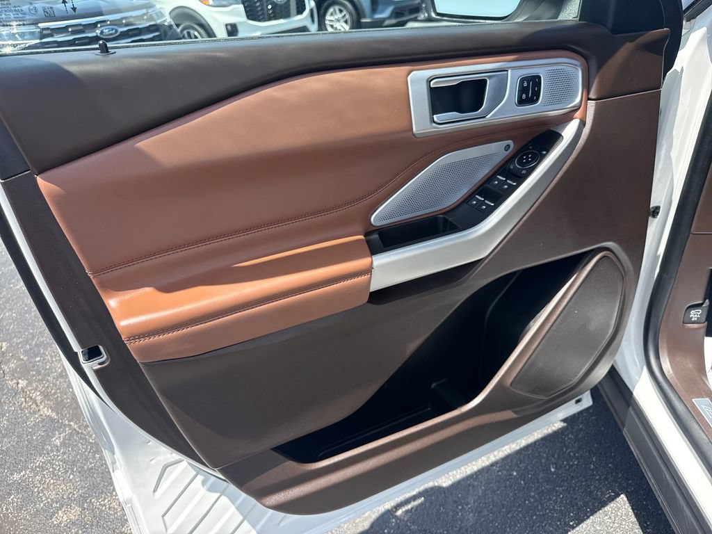 Used 2024 Ford Explorer King Ranch w/ Technology Package AWD/4WD image 30