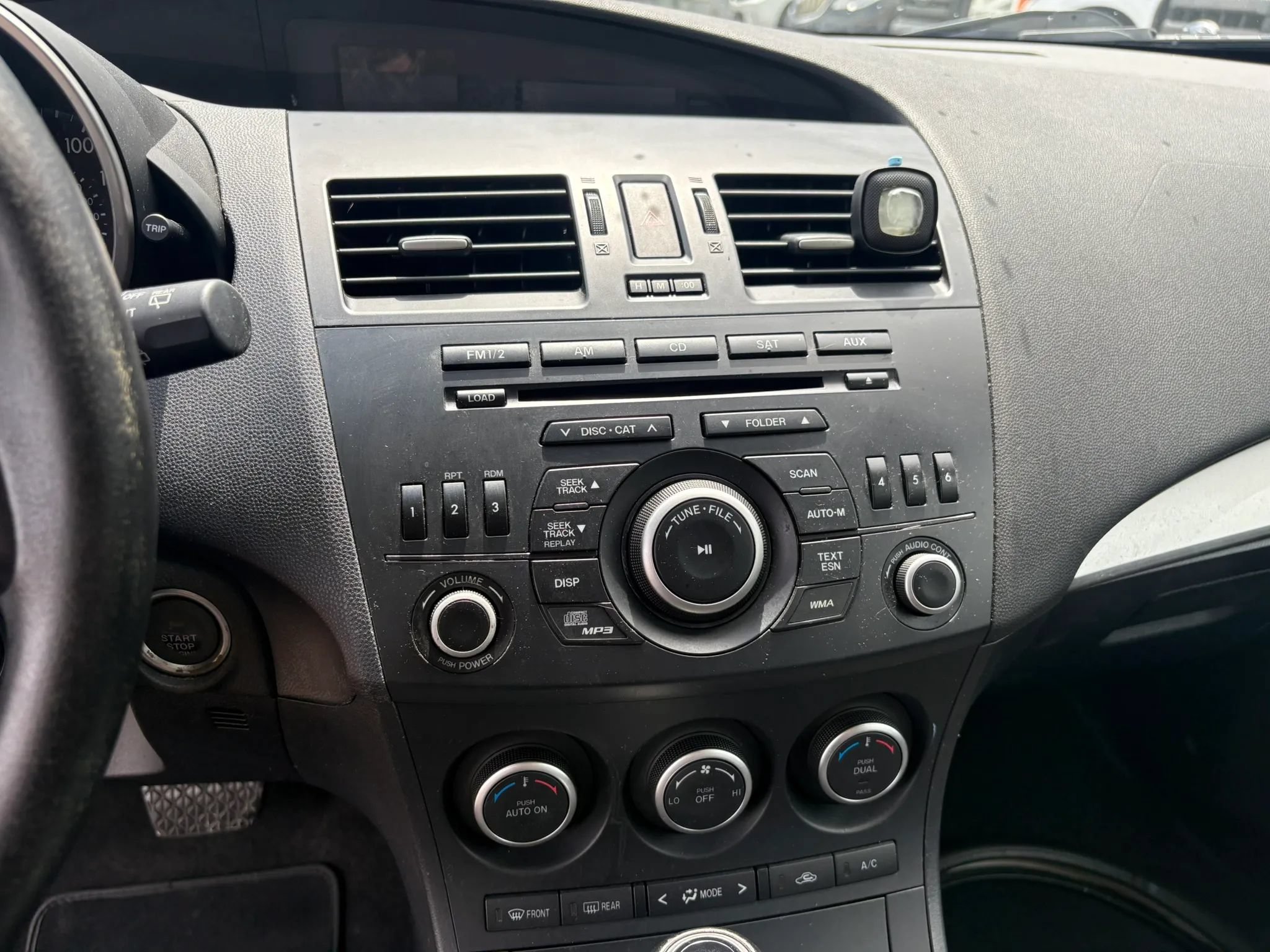 Used 2013 MAZDA MAZDA3 i Touring FWD image 11