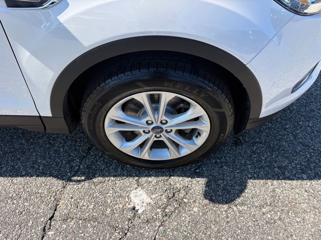 Used 2019 Ford Escape SEL image 22