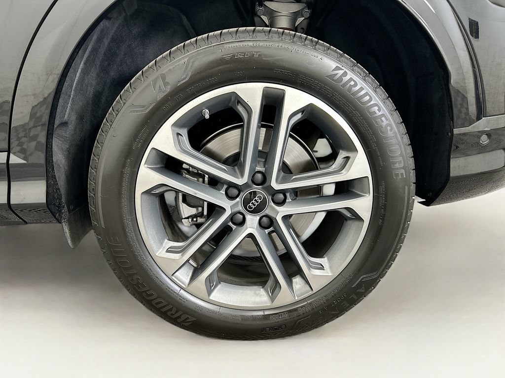 Used 2025 Audi Q5 Premium Plus w/ Premium Plus AWD/4WD image 31