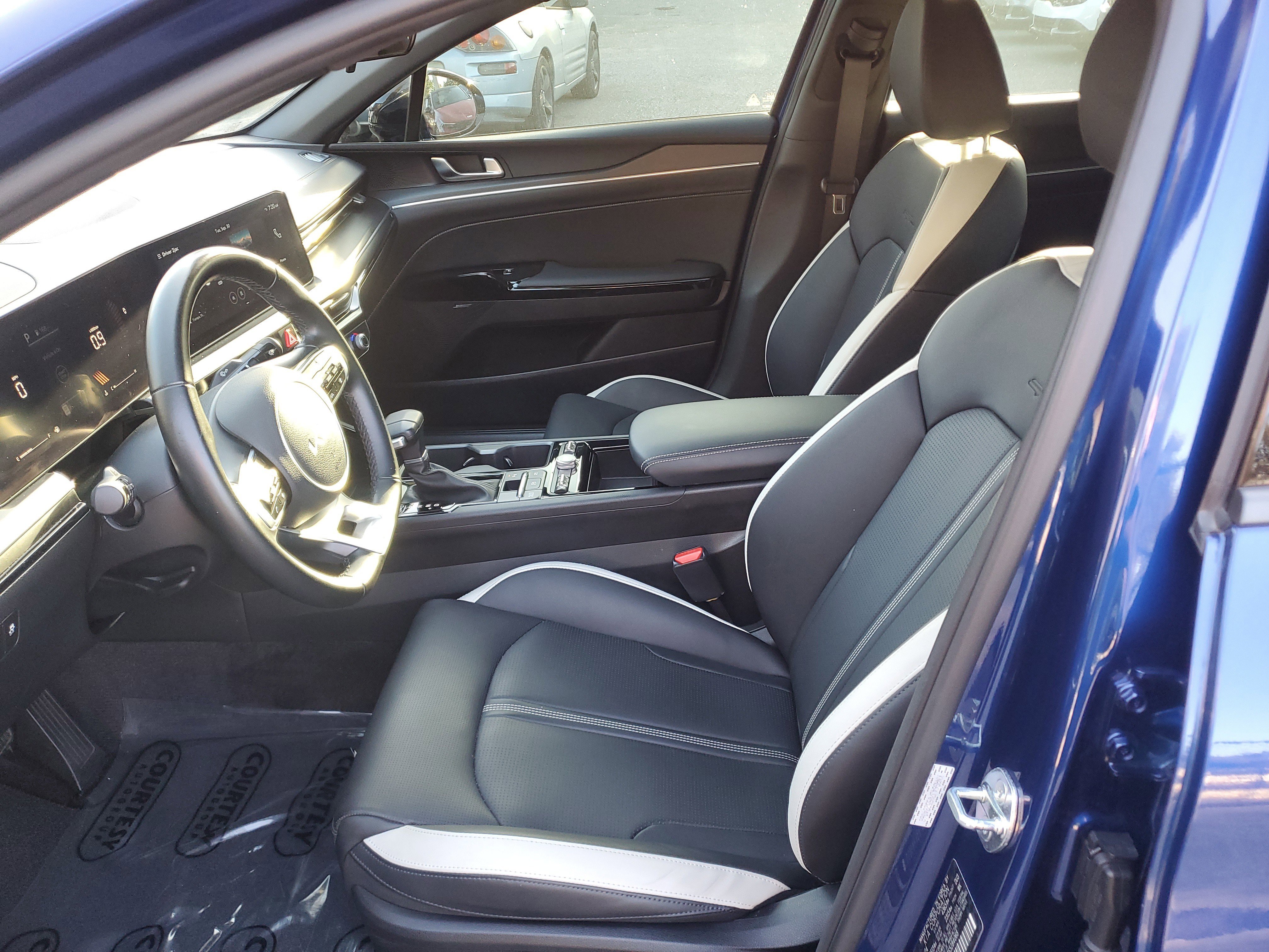 Used 2025 Kia K5 GT-Line w/ GT-Line Premium Package image 21