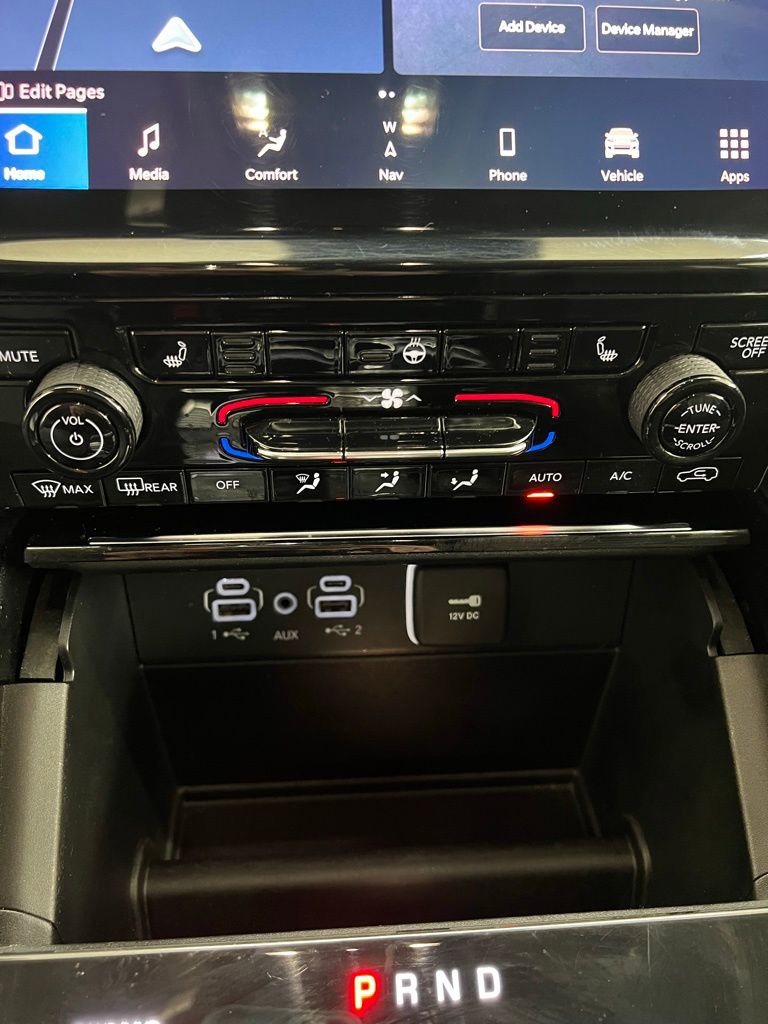 Used 2023 Jeep Grand Cherokee L Limited image 19