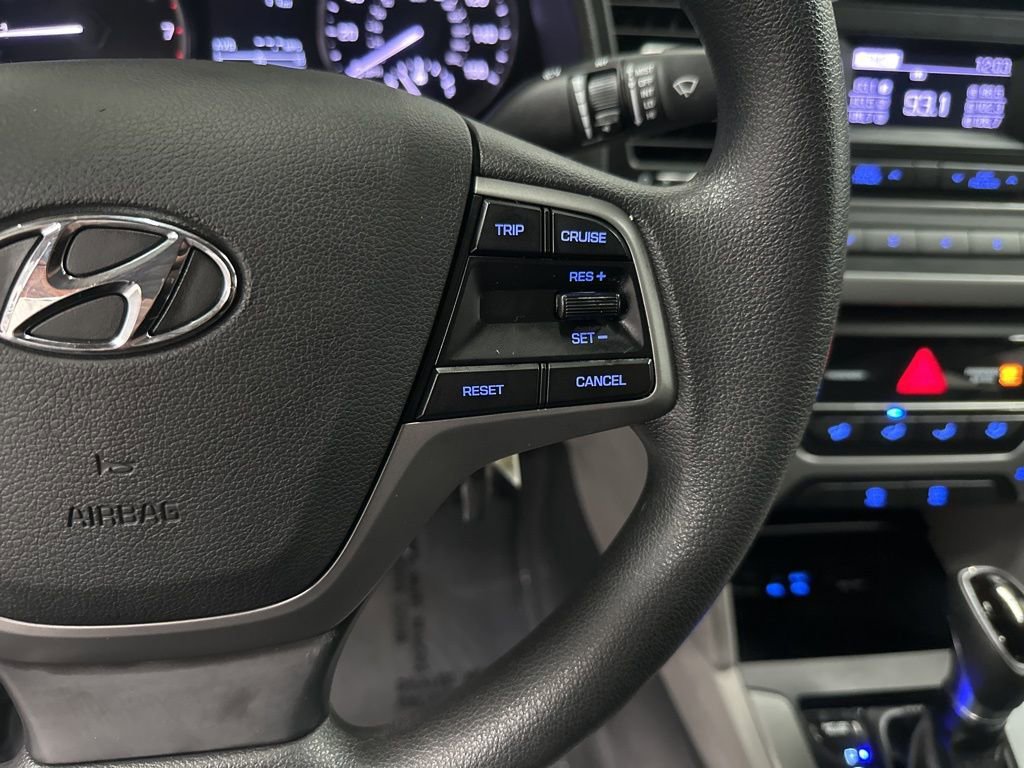 Used 2017 Hyundai Elantra SE image 16