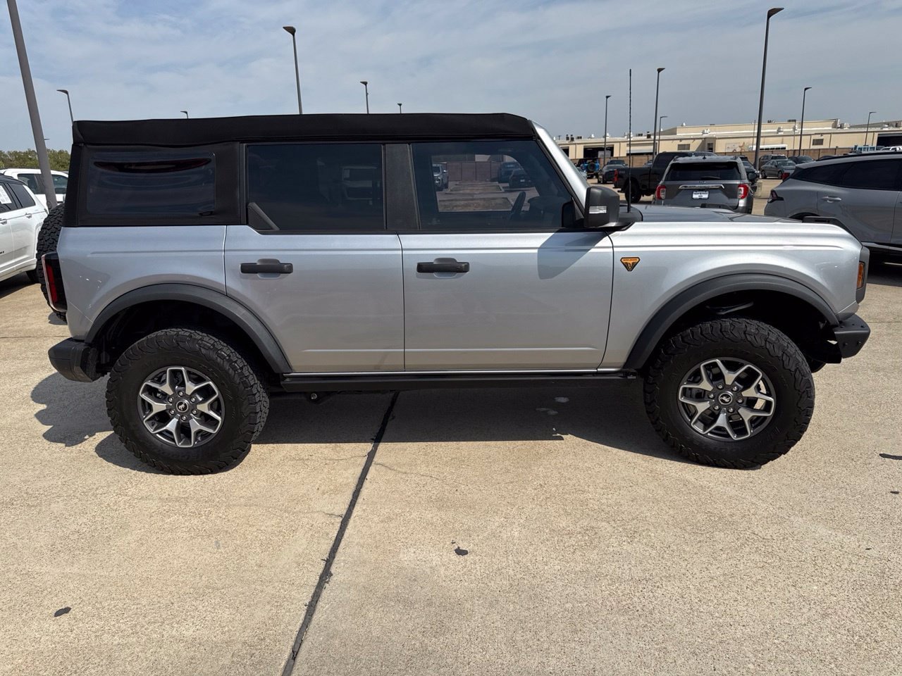 Used 2024 Ford Bronco Badlands AWD/4WD image 18