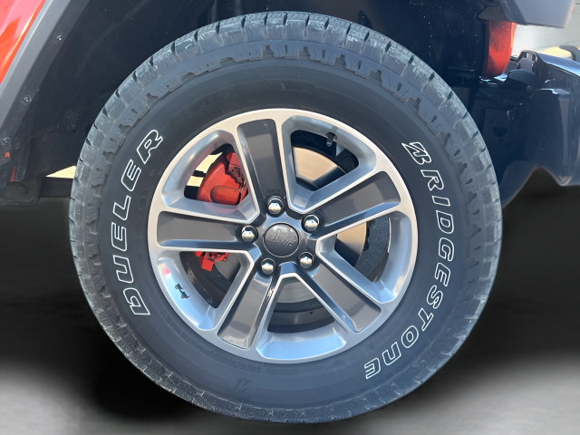 Used 2018 Jeep Wrangler Unlimited Sahara AWD/4WD image 11