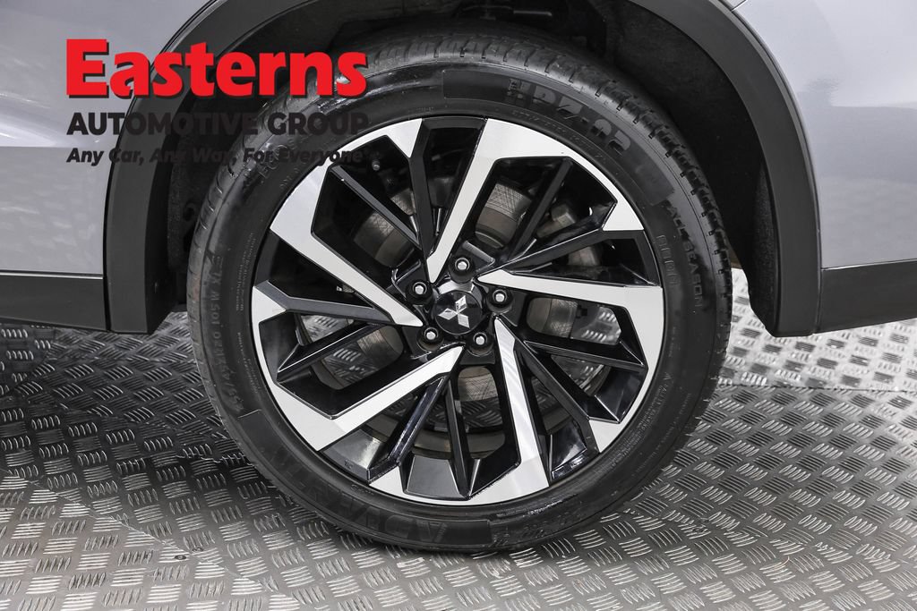 Used 2024 Mitsubishi Outlander SE AWD/4WD image 34