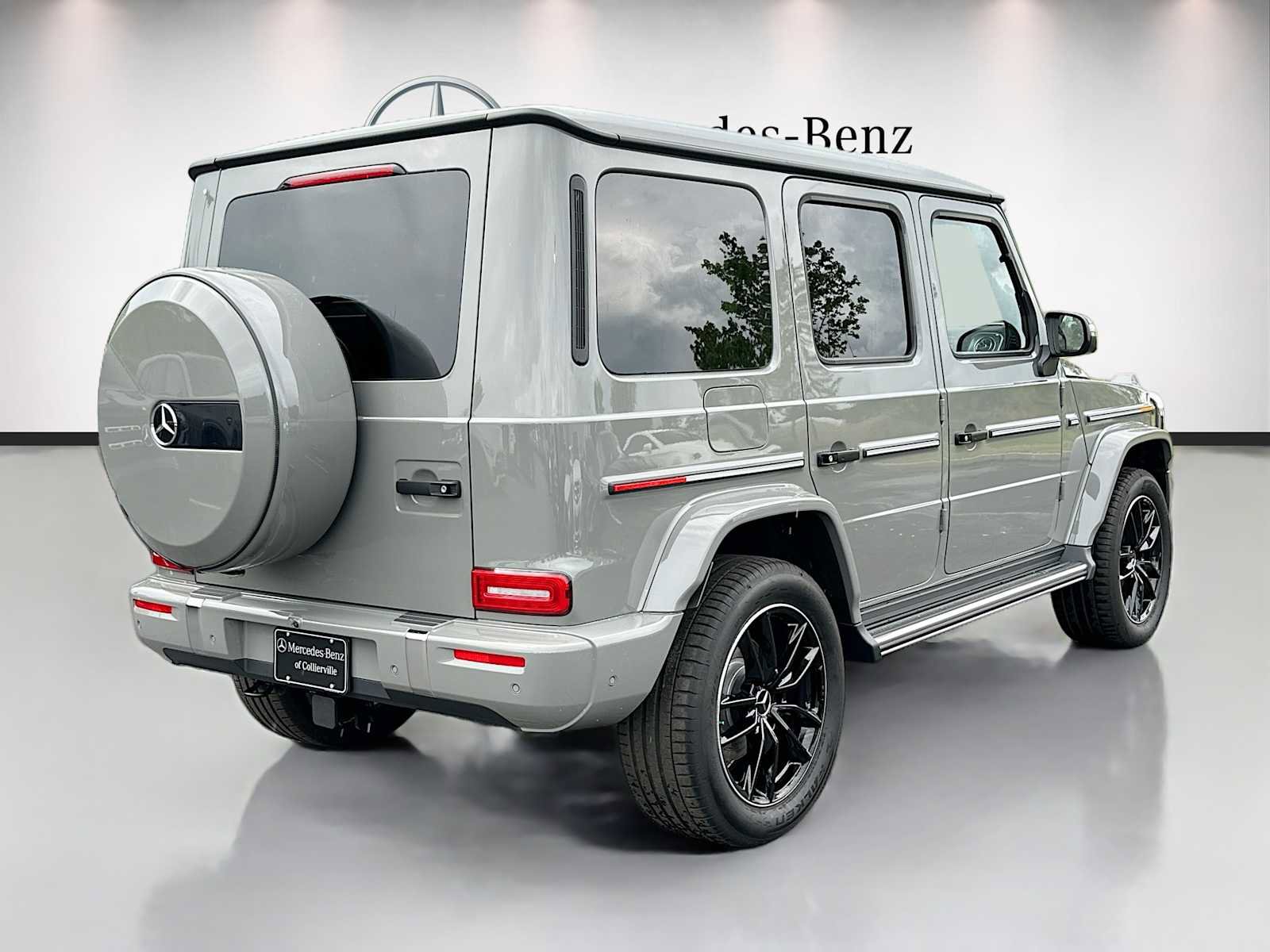 Used 2026 Mercedes-Benz G 550 w/ Exclusive Interior Package image 5