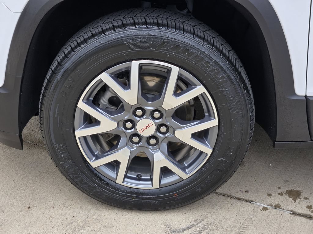Used 2023 GMC Acadia SLT FWD image 7