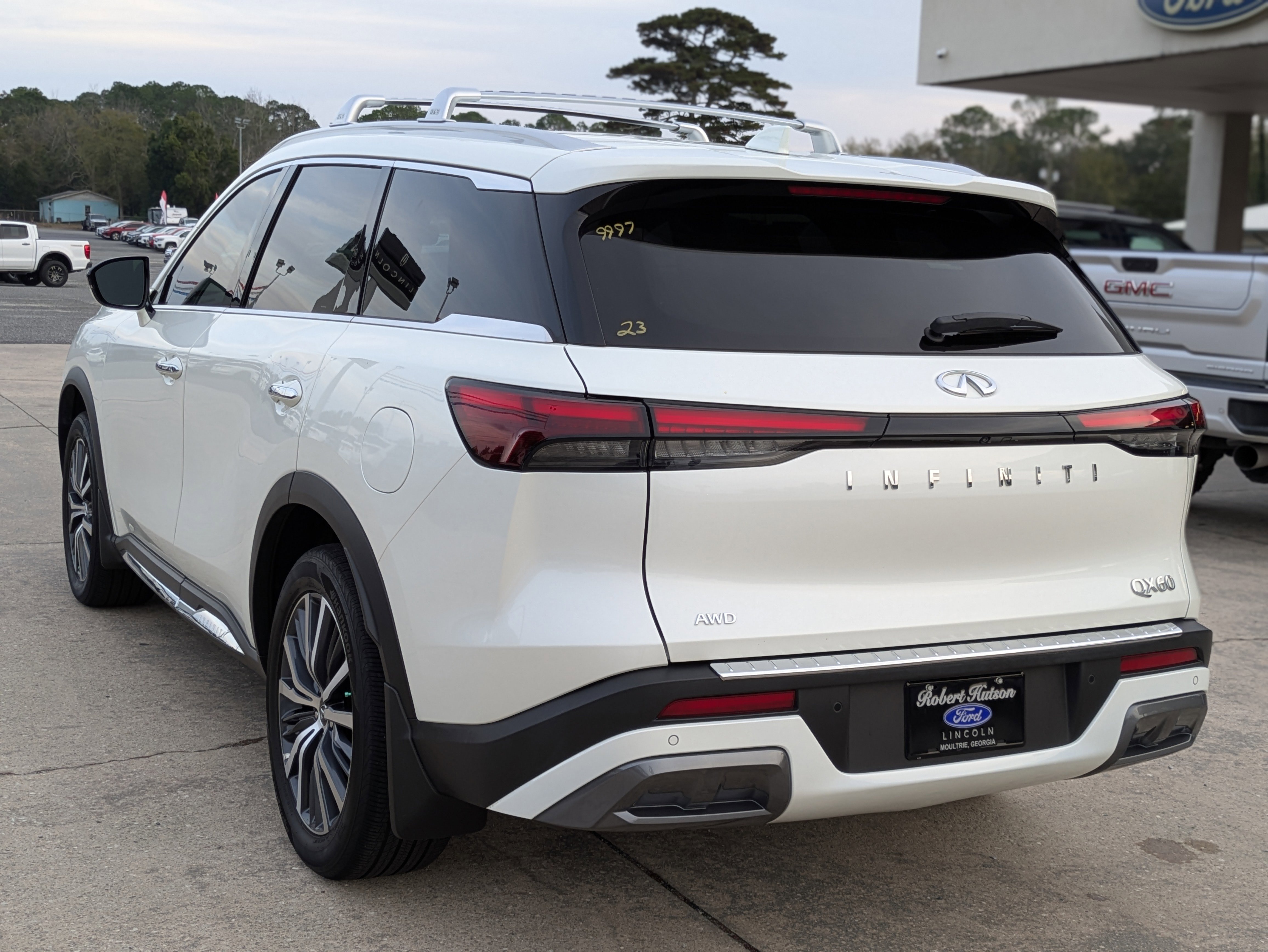 Used 2023 INFINITI QX60 Sensory w/ Vision Package image 8