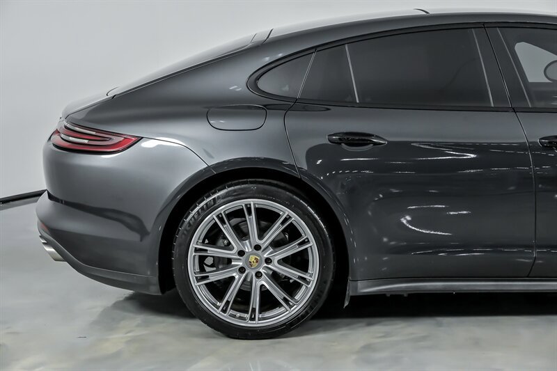 Used 2018 Porsche Panamera 4S image 12