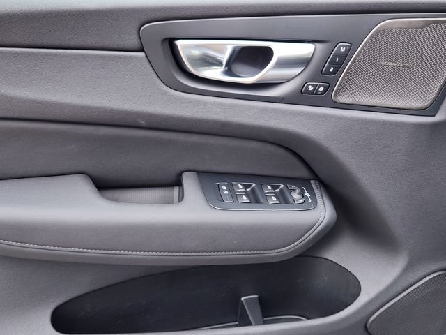 New 2026 Volvo XC60 T8 Plus w/ Climate Package AWD/4WD image 9