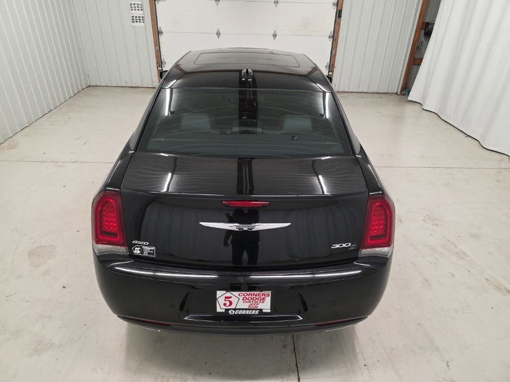 Used 2017 Chrysler 300 S w/ 300S Premium Group AWD/4WD image 5