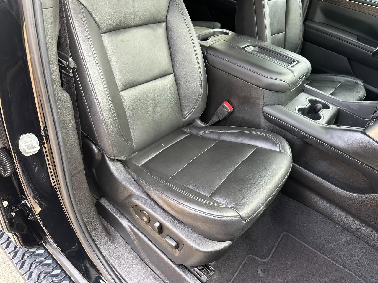 Used 2021 Chevrolet Tahoe Z71 image 32