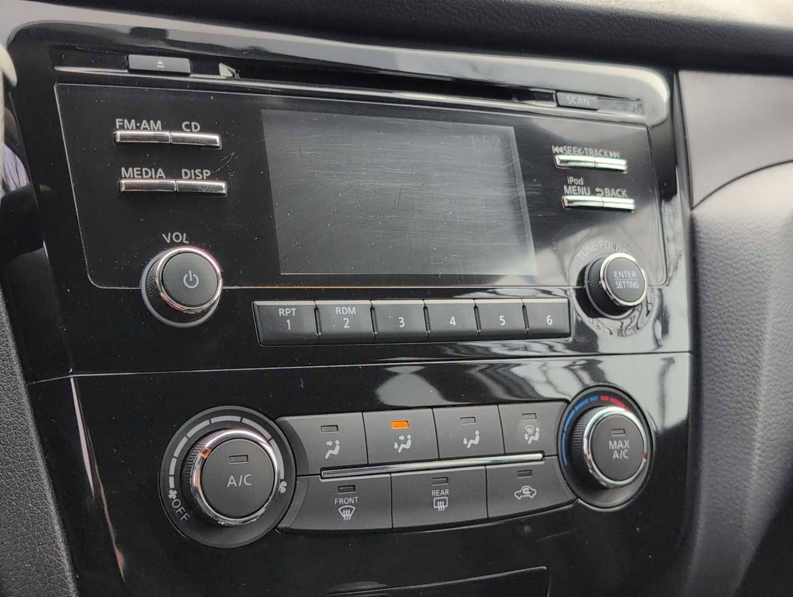 Used 2014 Nissan Rogue S w/ S Family Package image 26