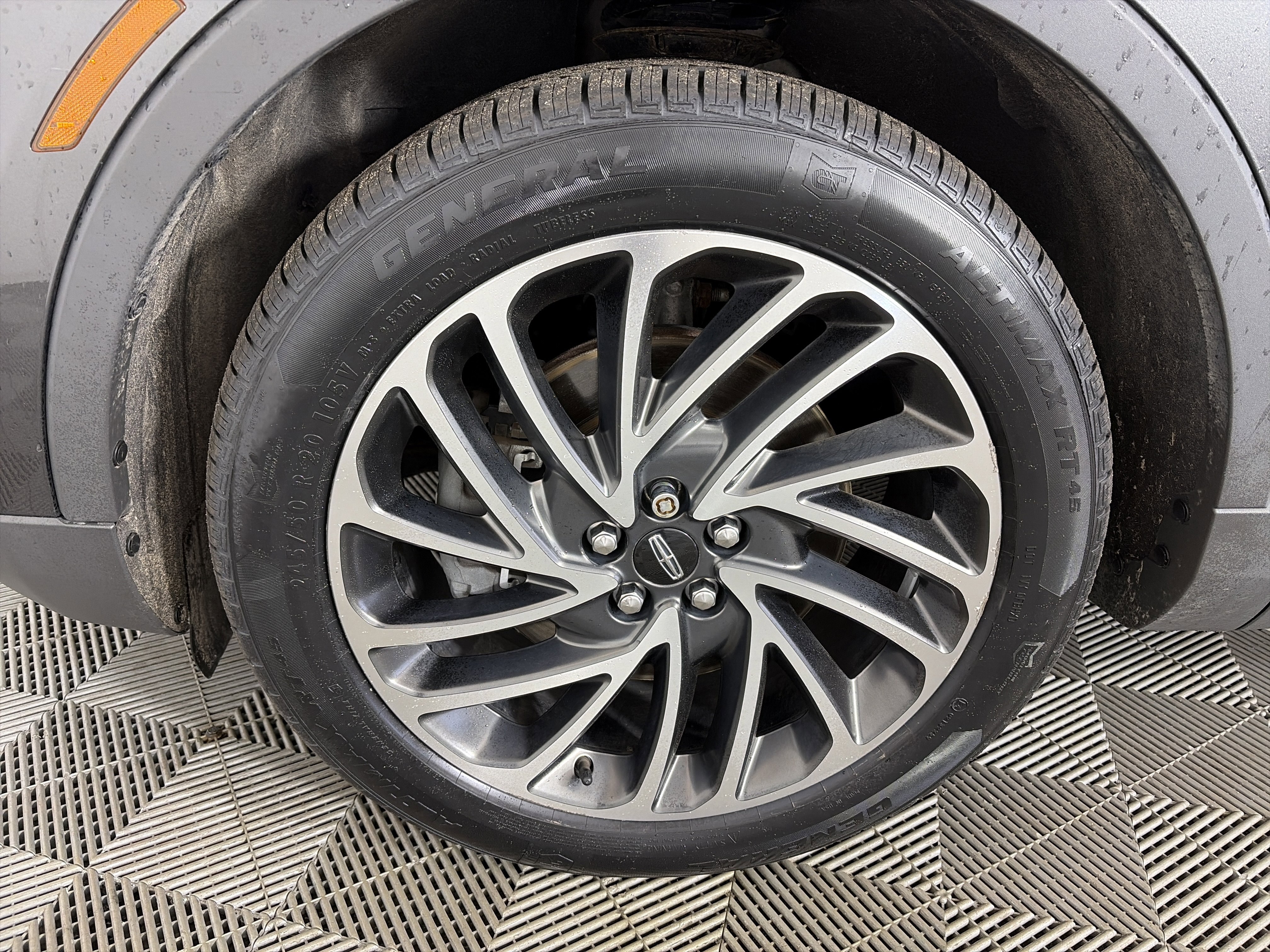 Used 2019 Lincoln Nautilus Reserve image 13