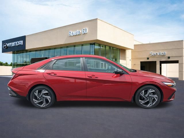 Used 2025 Hyundai Elantra Sport FWD image 3