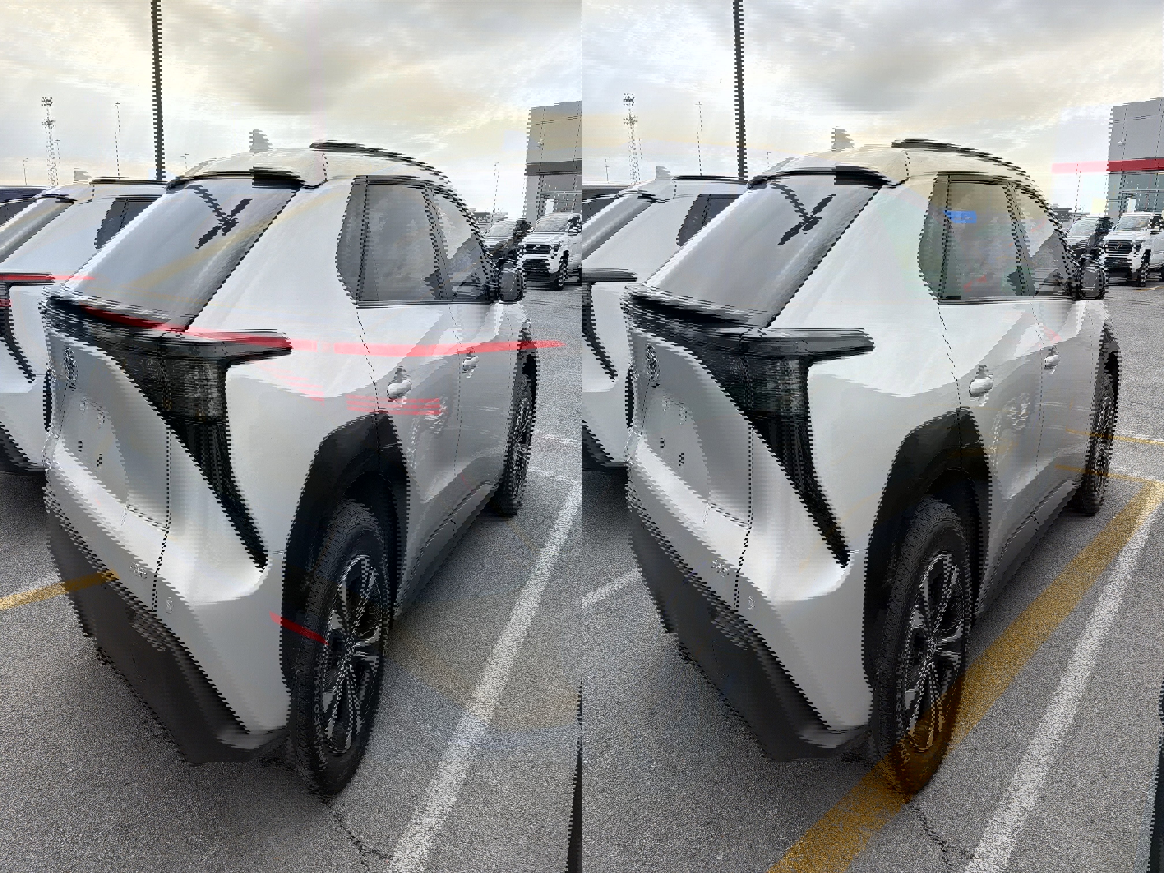 Used 2025 Toyota bZ4X AWD w/ Weather Package image 7