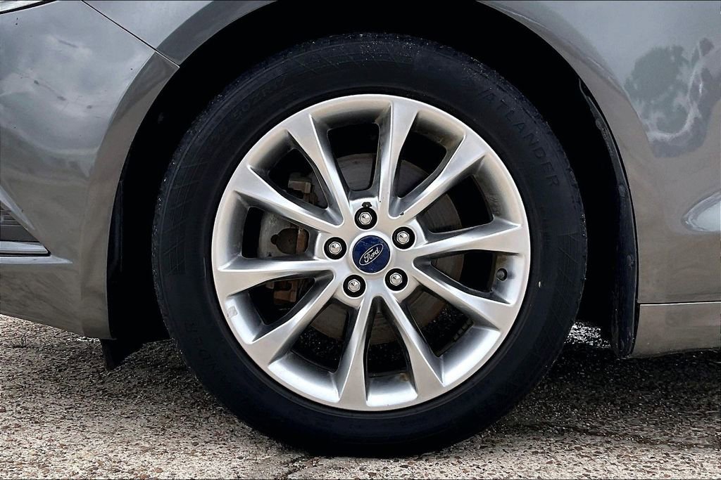 Used 2017 Ford Fusion SE w/ Fusion SE Technology Package FWD image 34