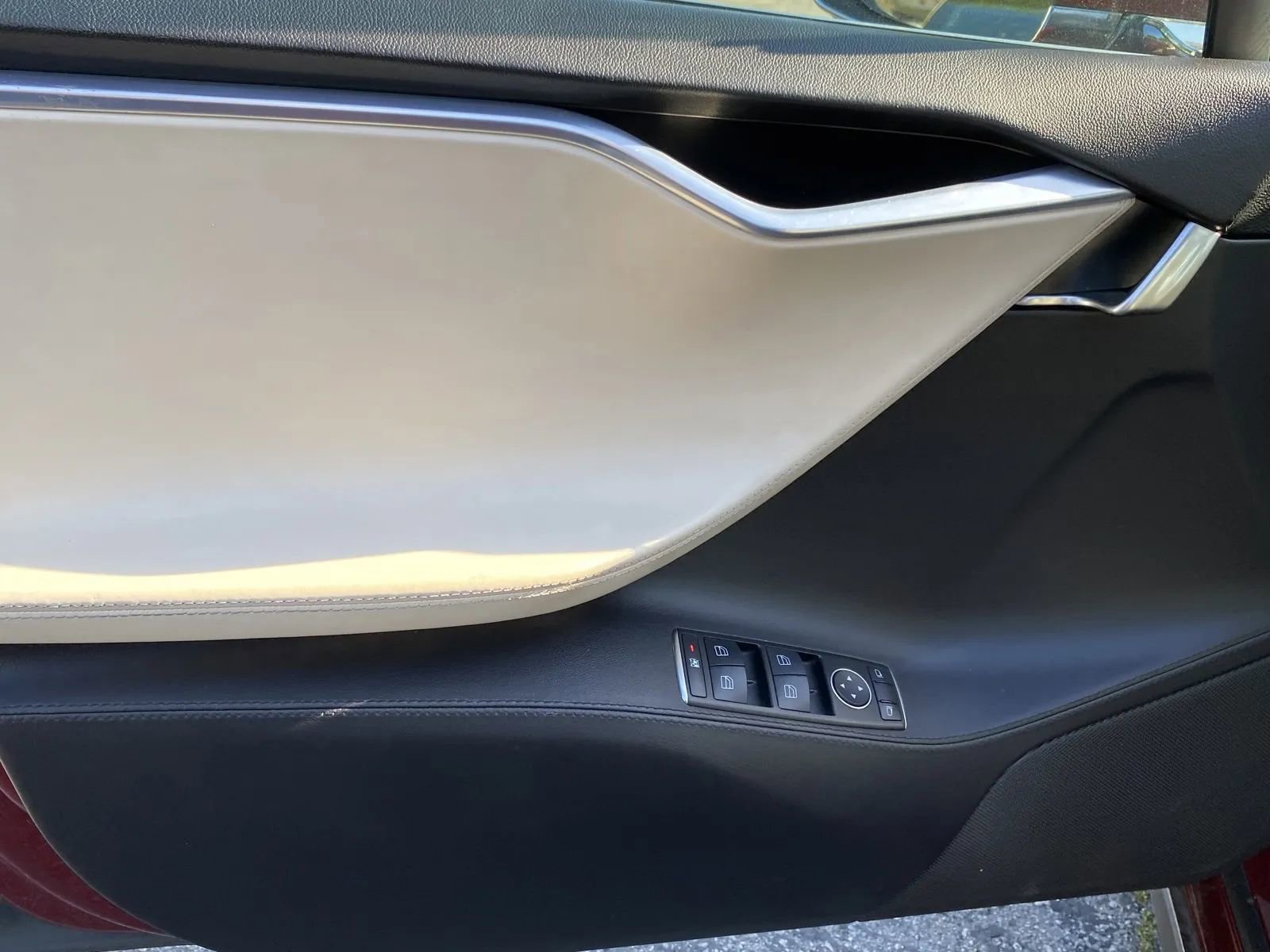 Used 2012 Tesla Model S Performance image 12