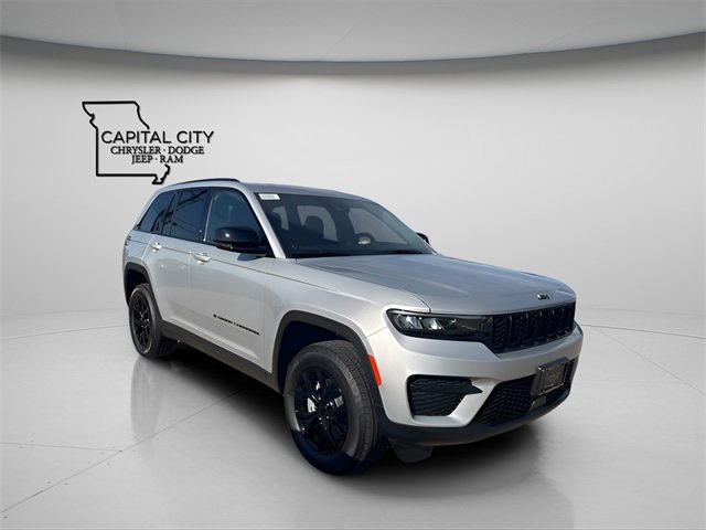 New 2025 Jeep Grand Cherokee Altitude image 2