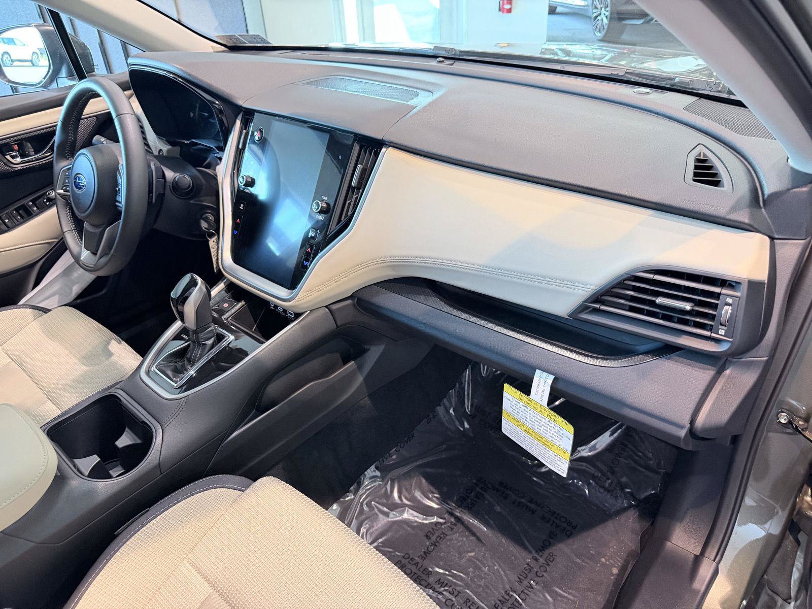 Used 2025 Subaru Outback Premium AWD/4WD image 31